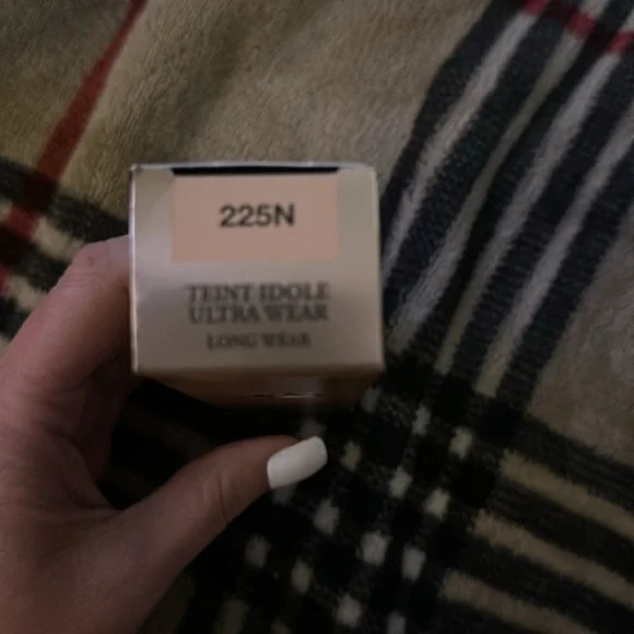Teint Idole Ultra Wear 225N Long Wear - Picture 4 of 8